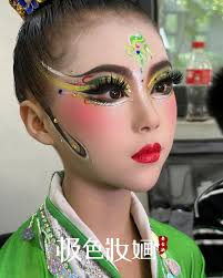 The repertoire of ”South Yunnan Ying Shao“ has been painted countless  times. This time, the makeup teacher said not to paint. Is it popular  there? We have a lot of #dance makeup# #