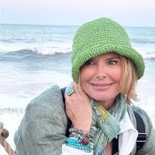 Anna Wisniowski's Instagram, Twitter & Facebook