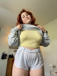 TW Pornstars - Isla Moon. Twitter. A little cold hehe. 12:09 AM - 19 Jun  2022