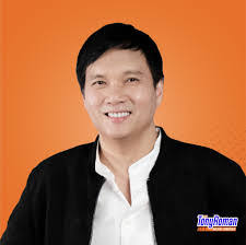 Dennis Maximo's Instagram, Twitter & Facebook