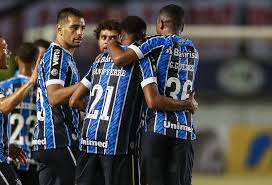 A nova chance para o jovem guilherme. Guedes Supera Apreensao Com Dicas De Cortez E Colocara Camisa Do Gre Nal Em Quadro Gremio Ge