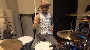 Travis barker has spoken about his horror plane crash 10 years ago in the joe rogan experience podcast. Blink 182 S Travis Barker Recounts Death Wishes After Plane Crash Abc News