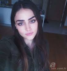 Ali Atay ile evlenen Hazal Kaya böyle görüntülendi!