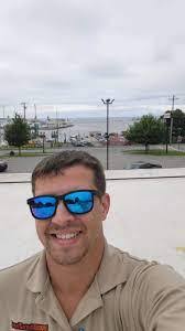 Aaron Derrington's Instagram, Twitter & Facebook