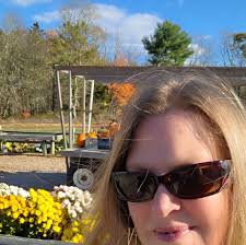 Who can resurface or redo a driveway in New London?