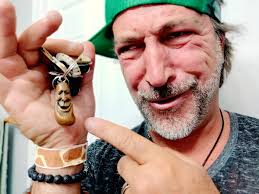 Did anyone lose this keychain at Fred Myers today? Pm me for the name!