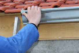 Les gouttières sont des éléments de zinguerie qui permettent l'évacuation de l'eau de pluie ruisselant le long de la toiture. Pose De Gouttieres Binic