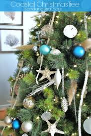 As i begin thinking about holiday decorations, i want to incorporate the natural beauty of the beach. 50 Magnificent Coastal Themed Christmas Interior Decor