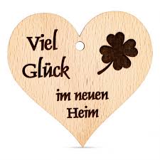 Fest steht auf jeden fall ob die erste eigene wohnung, der einzug in das eigenes haus oder in die stadt bzw. Piece Of Austria Geschenke Aus Holz Zirbe Arve Zirbenol Duftsets Raumduft Herzen Holzherzen Muttertag Online Shop Holzanhanger Erfolg Gluck Viel Gluck Im Neuen Heim