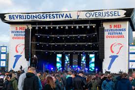 Trijntje, davina, dani en vrijheidsgasten bij bevrijdingsfestival flevoland kan dit jaar vanwege de coronamaatregelen niet plaatsvinden op de. Bevrijdingsfestival Overijssel Gaat Online Door Rtv Focus