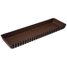 The removable bottom makes releasing from the mold a breeze. Gobel 225410 Gobel Nonstick Rectangular Tart Pan Removable Bottom