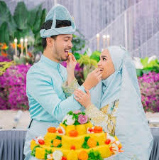 Tahniah kami ucapkan pada elfira loy dan sufian suhaimi yang telah selamat bertunang pada 6 oktober 2017 dan dijangka. Badan Berisi Baju Macam Nak Cover Perut Je Elfira Loy Dah Hamil Gosip Tempatan Gosip Forum Cari Infonet