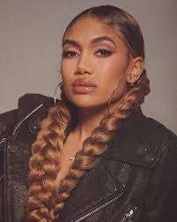 Audrey Dell's Instagram, Twitter & Facebook