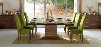 Cat De Mare E O Masă Mare Pentru O Familie Mare Square Dining Table Designs Square Dining Room Table Pedestal Dining Table