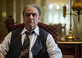 Bohaterem programu jest cezary żak. Facebook