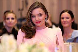 Miranda kerr's secret to noni glowing skin. Miranda Kerr Das Sagt Sie Zu Ihrer Dritten Schwangerschaft Gala De