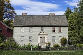 A touch of early american life it's as american as thanksgiving day and just look around when you're traveling across the country… and you can spot colonial homes in every corner of america. What Is A Colonial House Facts About American Colonial Style Homes