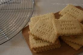 Petits Beurres Au Lait De Coco Bio Sans Oeufs Ble Gluten En 2020 Petit Beurre Recettes De Cuisine Biscuit Sans Beurre