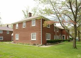 View 42 photos of this 4 bed, 2 bath, 1606 sqft. 727 733 E Cooke Rd Columbus Oh 43214 Apartments Columbus Oh Apartments Com