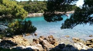 Strände der roten insel sind eines der beliebtesten touristischen orten in rovinj. Plaze Sa Slikama Rovinj