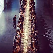 A state of the art dinner party. 12 Of The Most Dazzling Fashion Decor Ideas To Inspire Your Holiday Dinner Party Fashion Magazine