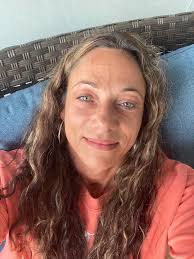 Hi I'm the Toronto area Ideally looking for a long term relationship but  open to friends Ideally looking in the gta and maybe a bit a bit beyond I'm  in my mid