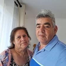 Mis hijos, me han pedido ayuda para conservar sus tomates, hoy tengo un tip  que yo sé que parece invento, pero les aseguro que funciona, de hecho este  tip lo vi con