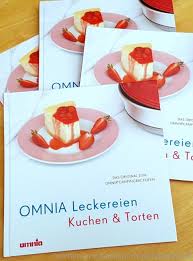Die süßen verführungen sind ein traum, aber auch kräftige und herzhafte leckereien stehen zur auswahl. Das Original Backbuch Fur Kuchen Und Torten Aus Dem Omnia Backofen Kochen Und Backen Im Wohnmobil De