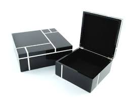 Black Lacquer Boxes Grid Design So Beautiful Sharing Hollywood Luxury Lifestyle Home Decor Inspiration Black Decor Black Living Room Home Decor Accessories