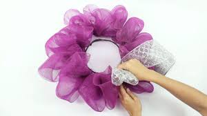 Don't confuse deco mesh with tulle. 3 Ways To Make A Deco Mesh Wreath Wikihow