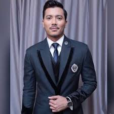 Is the holiday and gifting season, this year may not be the same, but holiday is where you find it, and who you spend it with. 16 Fattah Amin And Fuzura Ideas Actors Actresses Pilot Wedding Muslim Couples