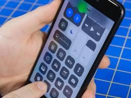 Ios 11 0 1 Update Causes Havoc For Some Iphone And Ipad Users Iphone Battery Apple Ios Ios 11