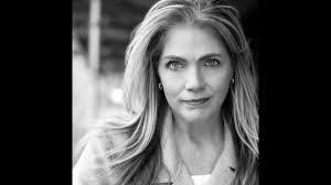 Melanie Mulholland's Instagram, Twitter & Facebook