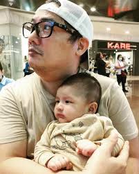 SMO-KIKO' 🥰 LOOK: Comedian Smokey Manaloto's picture with his son made his  fans and friends gushing. The actor-comedian recently uploaded