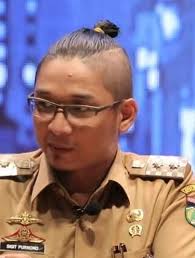 Check spelling or type a new query. Man Bun Gaya Rambut Cepol Pasha Ungu Yang Jadi Kontroversi