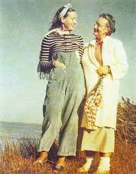 Did The Mold At Grey Gardens Affect Big Edie And Little Edie Beale Paradigm Change