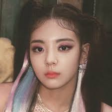 Itzy's 'not shy' mv was released on august 17, 2020, at 6:00 pm kst. Not Shy