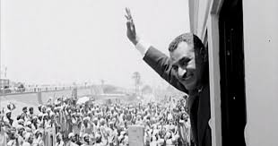 1 2 3 قُتل في 27 يونيو 2007 إثر سقوطه 4 من شرفة منزله بلندن. Ø¬ÙØ§Ù Ø¹Ø¨Ø¯ Ø§ÙÙØ§ØµØ± ÙÙÙØ§Ø¬ÙØ© Ø§ÙÙØ²ÙÙØ© Ø¨Ø¯ÙÙ ÙÙØ³ÙØ© Ø¥Ø¶Ø§Ø¡Ø§Øª