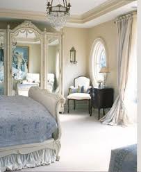 Utili consigli per acquistare online prodotti in stile shabby chic e country. Nelle Camere Da Letto Provenzali Le Tende Non Devono Mancare