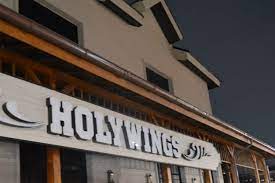 Pemilikan saham holywings oleh hotman paris dan nikita mirzani diumumkan langsung pengacara foto dr tirta hudhi di restoran cepat saji holywings gunawarman mendadak viral. Pdiftssticmoam