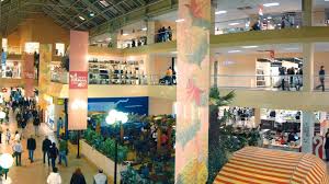 Located in the heart of mendrisio, this luxury hotel is within 1 mi (2 km) of baumgartner model railway gallery and foxtown factory stores. Ticino Weekend Nach Den Festtagen Auf Schnappchenjagd