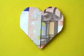 Der valentinstag ist ein fantastischer romantischer feiertag. Faltanleitung Kleines Herz Als Geldgeschenk Hochzeit Net Geld Falten Herz Geldgeschenke Hochzeit Basteln Herz Herz Falten