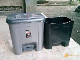 Untuk memiliki tong sampah ini tentunya masyarakat harus membayar iuran sampah tiap bulannya kalau sampah tersebut kelihatan gelap dan berwarna hitam, berarti sampah tersebut basah dan sulit. Sampah Mudah Berulat Ibu Ibu Cuba Amalkan Guna 2 Bahan Ni Hindarkannya Memang Mujarab Keluarga