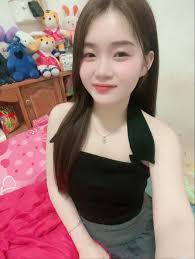 สัมผัสความงามของธรรมชาติอันบริสุทธิ์ที่น้ำตกใสราวคริสตัล 🏞️  ท่ามกลางป่าเขียวขจี เสียงน้ำตกที่ไหลลงมาเป็นท่วงทำนองอันผ่อนคลาย 🎶  ชวนให้จิตใจสงบสุขยิ่งนัก 😌 การได้เดินเท้าสำรวจเส้นทางธรรมชาติรอบๆ น้ำตก  🚶‍♀️ เป็นประสบการณ์ที่น่าประทับใจเสมอ 🌳 อากาศ ...