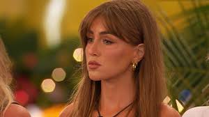 Nic and girl's relationship