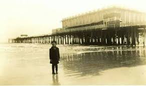 My Mom Carolyn Buchanan In Front Of The Daytona Beach Pier Early 1950 S Daytona Beach Pier Daytona Beach Beach
