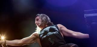 Bài hát un ano mas do ca sĩ mecano thuộc thể loại pop. 84f2ed8dl9xmpm