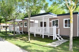 Haus.me is a true mobile house. Wohnmobil Haus Next Bungalow Mobilheim Zweizimmerwohnung Ravenna Villaggio Camping Adria