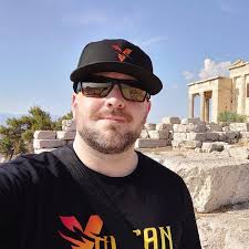 Wolverhampton Wanderers 1983 SUPPORT WOLVES NEW LOTTEP TATUNG 一 MINERA TEN  MEوPUS Back Row Daniel, Dodd, Humphrey, Bradshaw Burridge Pender, Atkinson  Rodger Middle Row- Rudge, Towner Eves, Kellock, Gray, Hibbitt, Clarke,  Matthews