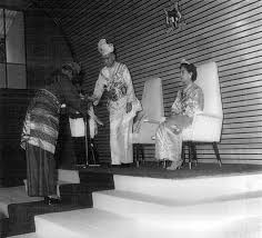 Ketidakbolehan yang di pertuan agong berdasarkan perlembagaan. Malaysia Mengamalkan Sistem Demokrasi Berparlimen Di Bawah Pentadbiran Raja Berperlembagaan Dengan Seri Paduka Baginda Yang Di Pertuan Agong Sebagai Ketua Negara Perlembagaan Persekutuan Telah Digubal Dengan Mengadakan Syarat